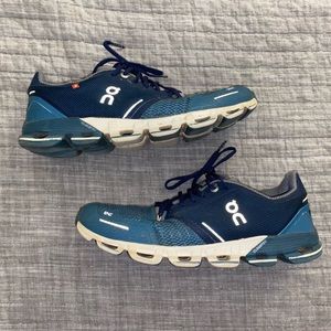 On Cloud Women’s Blue Sneaker 8.5